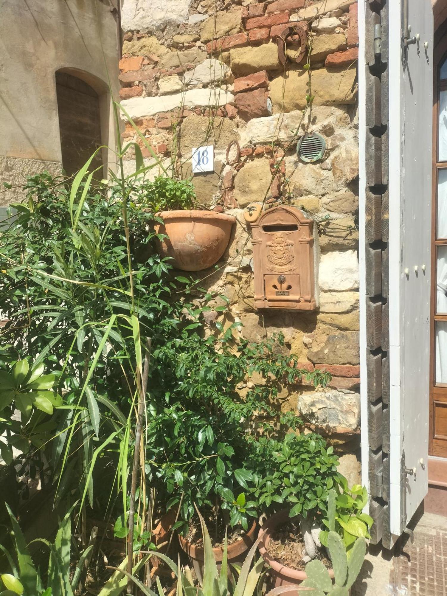 Al Tuffatore Etrusco Campiglia Marittima Esterno foto